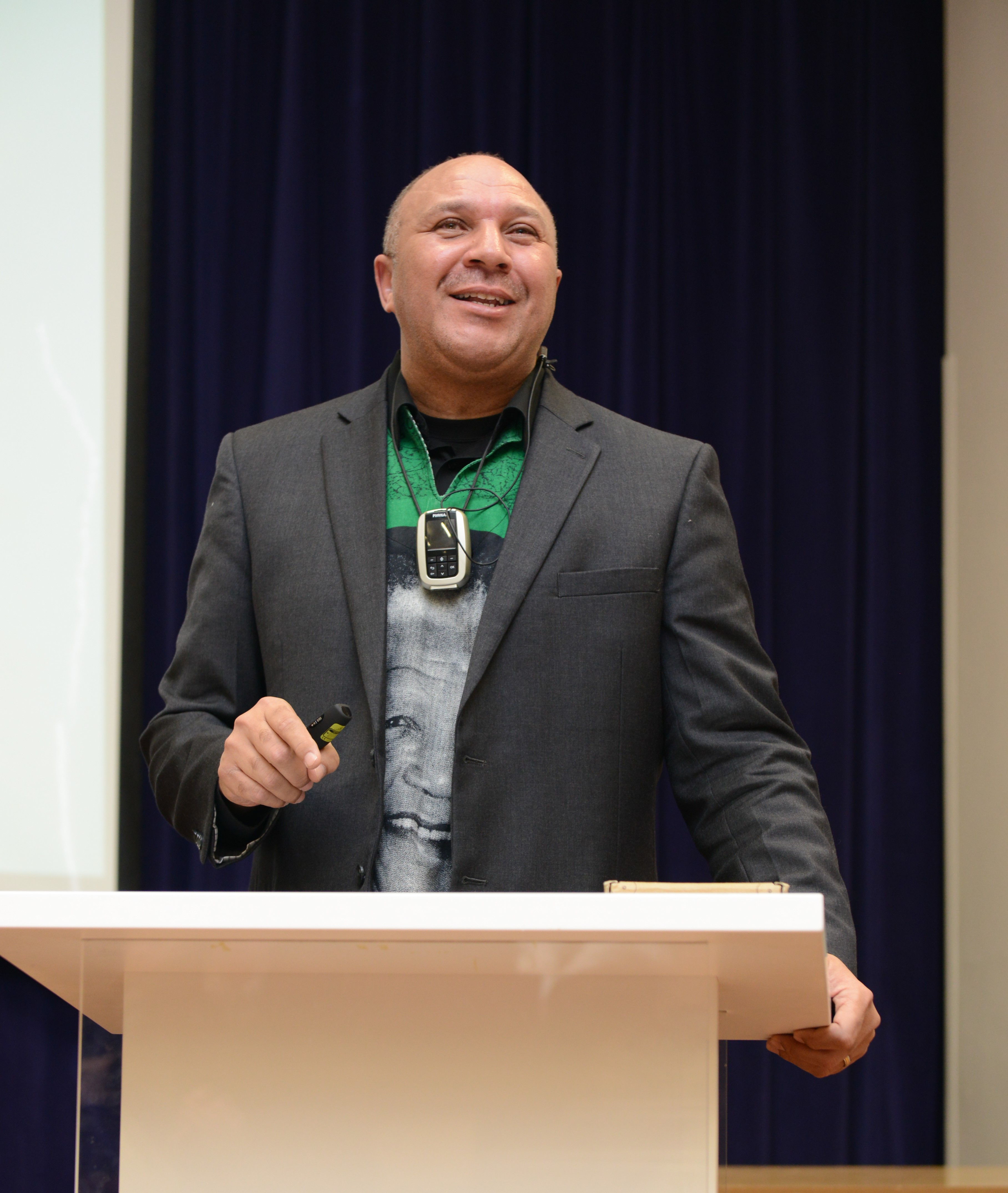 A headshot photo of Chris Lubbe.